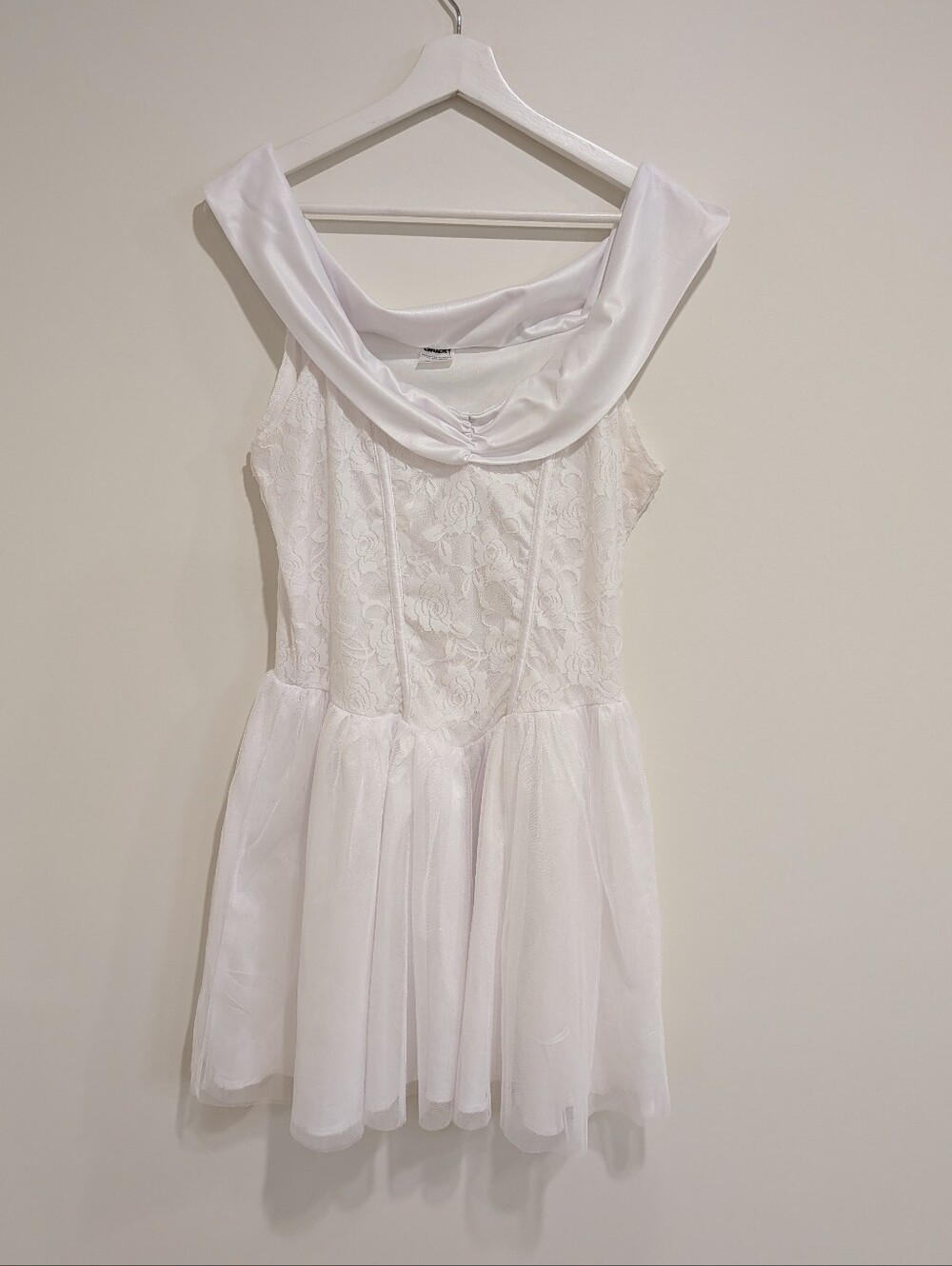 White Lace Costume Dress for Halloween Size Large Angel Ballerina Bride Zombie